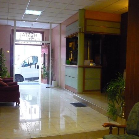 Hostal El Centro Уэска Экстерьер фото