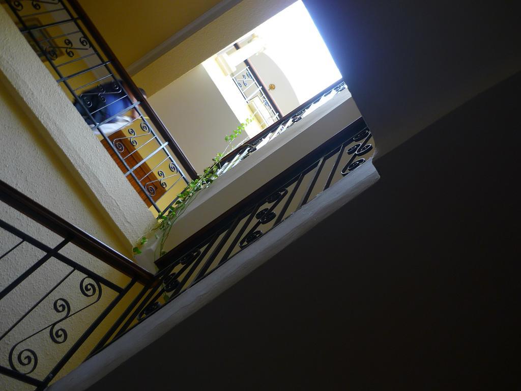 Hostal El Centro Уэска Экстерьер фото